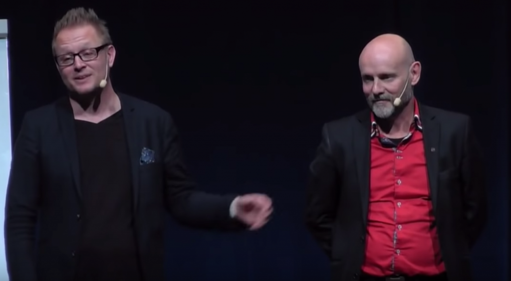 En föreläsning med Tomas och Dennis (Dennis till vänster och Tomas till höger).