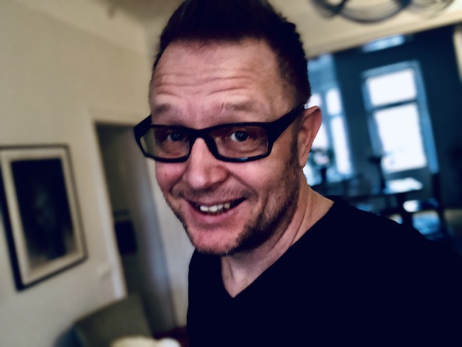 Jag följer ingen karta. Jag ritar en egen.