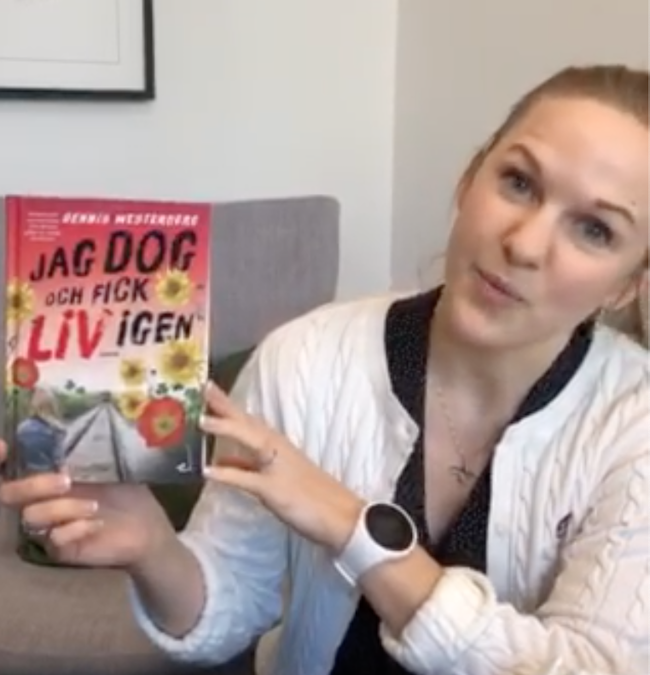 Boken anländer till förlaget från tryckeriet